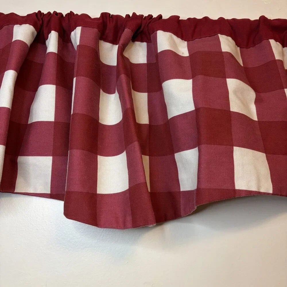 Vintage Buffalo Check Window Valance 58” W X 13” Scalloped Red & White